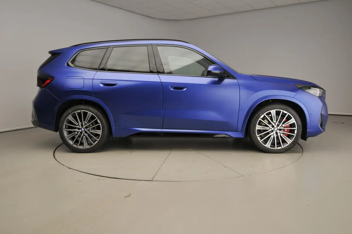 xDrive25e | M-Sportpakket | LED | HUD | Active cruise | Panoramadak | Trekhaak | Keyles go | DAB | Harman-kardon sound | Alu 20 inch