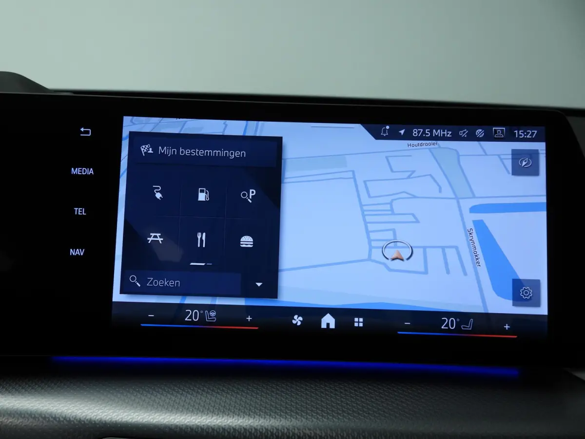 xDrive25e | M-Sportpakket | LED | HUD | Active cruise | Panoramadak | Trekhaak | Keyles go | DAB | Harman-kardon sound | Alu 20 inch