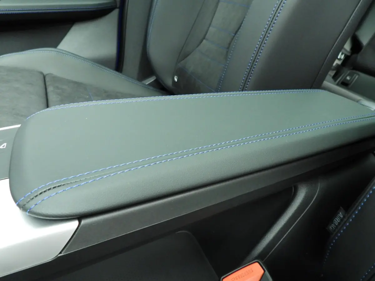 xDrive25e | M-Sportpakket | LED | HUD | Active cruise | Panoramadak | Trekhaak | Keyles go | DAB | Harman-kardon sound | Alu 20 inch