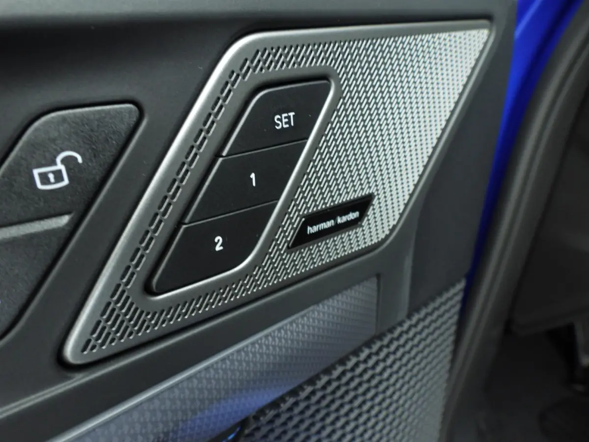 xDrive25e | M-Sportpakket | LED | HUD | Active cruise | Panoramadak | Trekhaak | Keyles go | DAB | Harman-kardon sound | Alu 20 inch