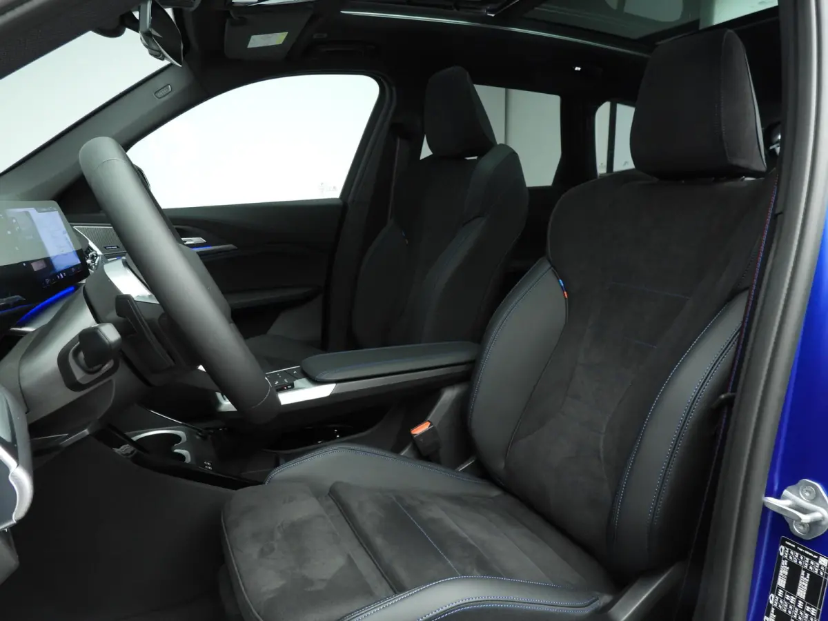 xDrive25e | M-Sportpakket | LED | HUD | Active cruise | Panoramadak | Trekhaak | Keyles go | DAB | Harman-kardon sound | Alu 20 inch