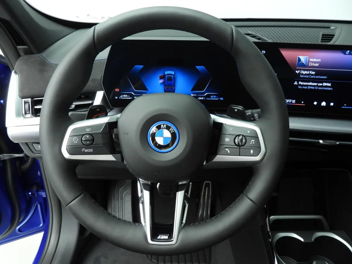 xDrive25e | M-Sportpakket | LED | HUD | Active cruise | Panoramadak | Trekhaak | Keyles go | DAB | Harman-kardon sound | Alu 20 inch