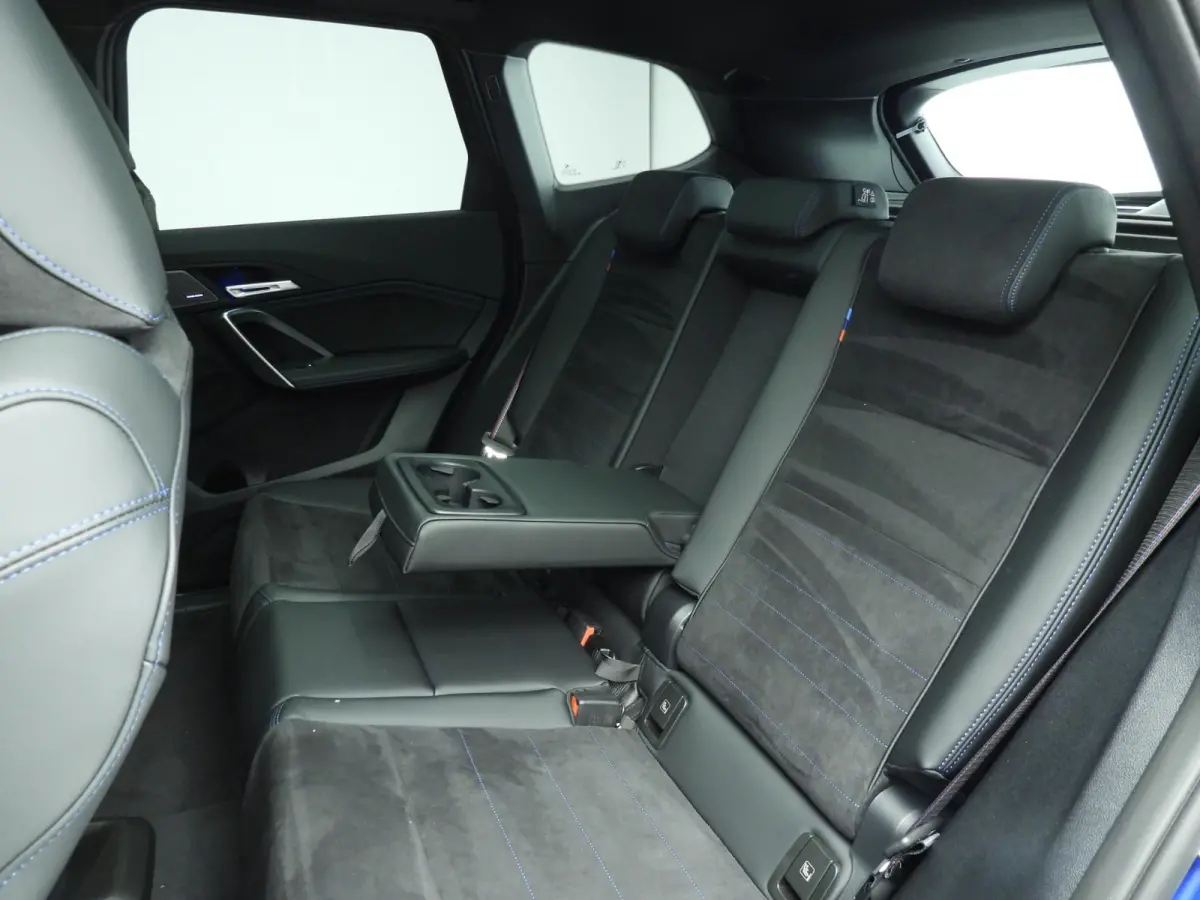 xDrive25e | M-Sportpakket | LED | HUD | Active cruise | Panoramadak | Trekhaak | Keyles go | DAB | Harman-kardon sound | Alu 20 inch