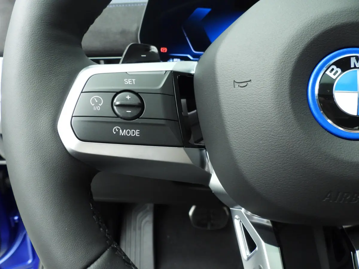 xDrive25e | M-Sportpakket | LED | HUD | Active cruise | Panoramadak | Trekhaak | Keyles go | DAB | Harman-kardon sound | Alu 20 inch