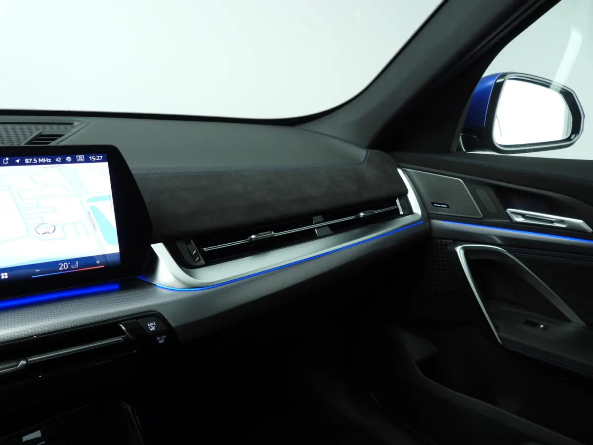 xDrive25e | M-Sportpakket | LED | HUD | Active cruise | Panoramadak | Trekhaak | Keyles go | DAB | Harman-kardon sound | Alu 20 inch
