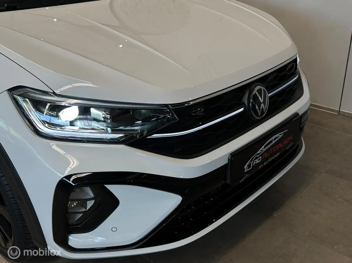 1.0 TSI R-Line Panorama/IQ Light/Keyless/Black Style