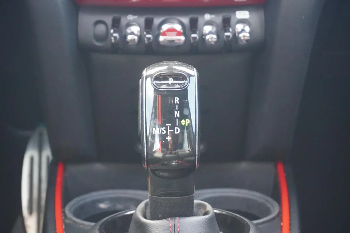 Cooper S Hammersmith | John Cooper Works Uitvoering | Panoramadak | Comfort Access | Driving Assistant