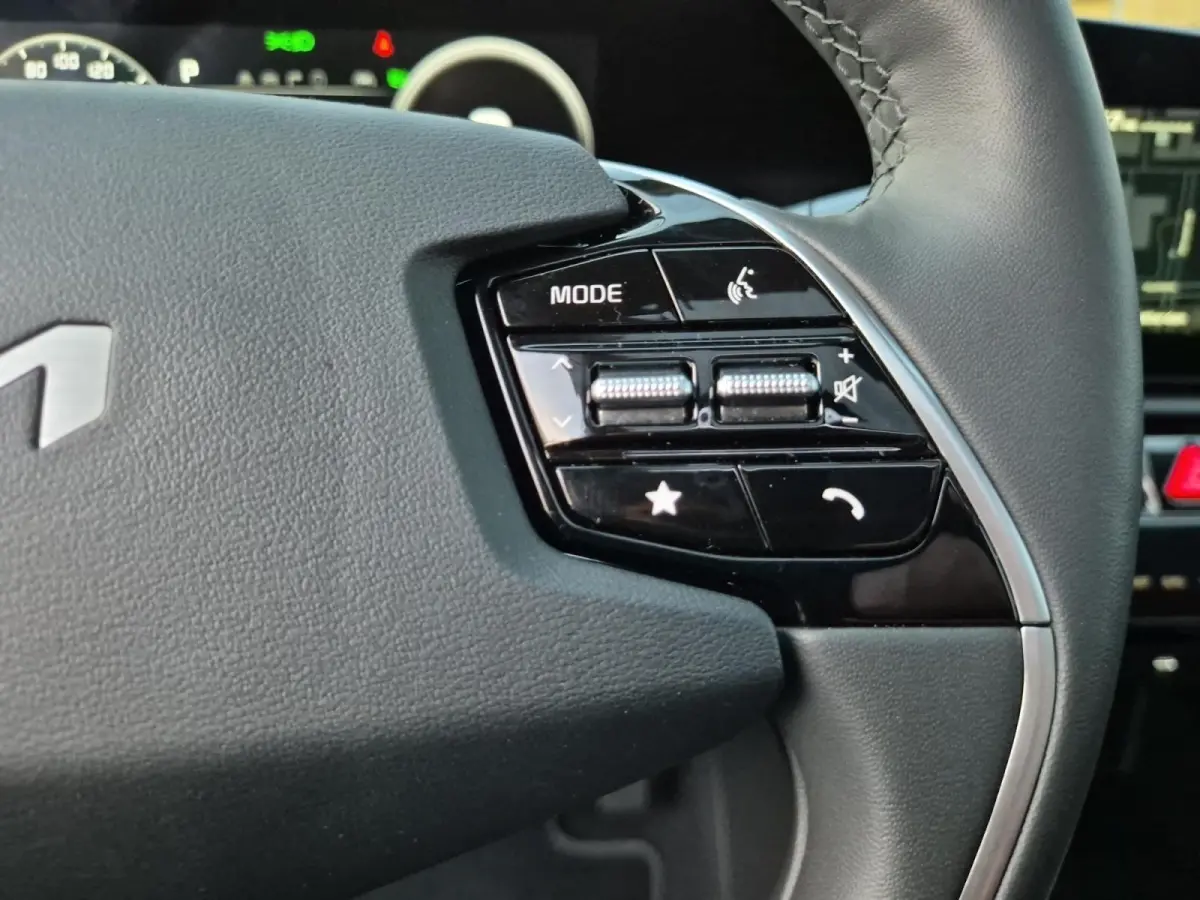 1.6 GDi Hybrid DynamicPlusLine | Climate Control | Navigatie | Open Dak | Leer | Stoelverwarming | Stuurverwarming | Elektrische Kofferbak |