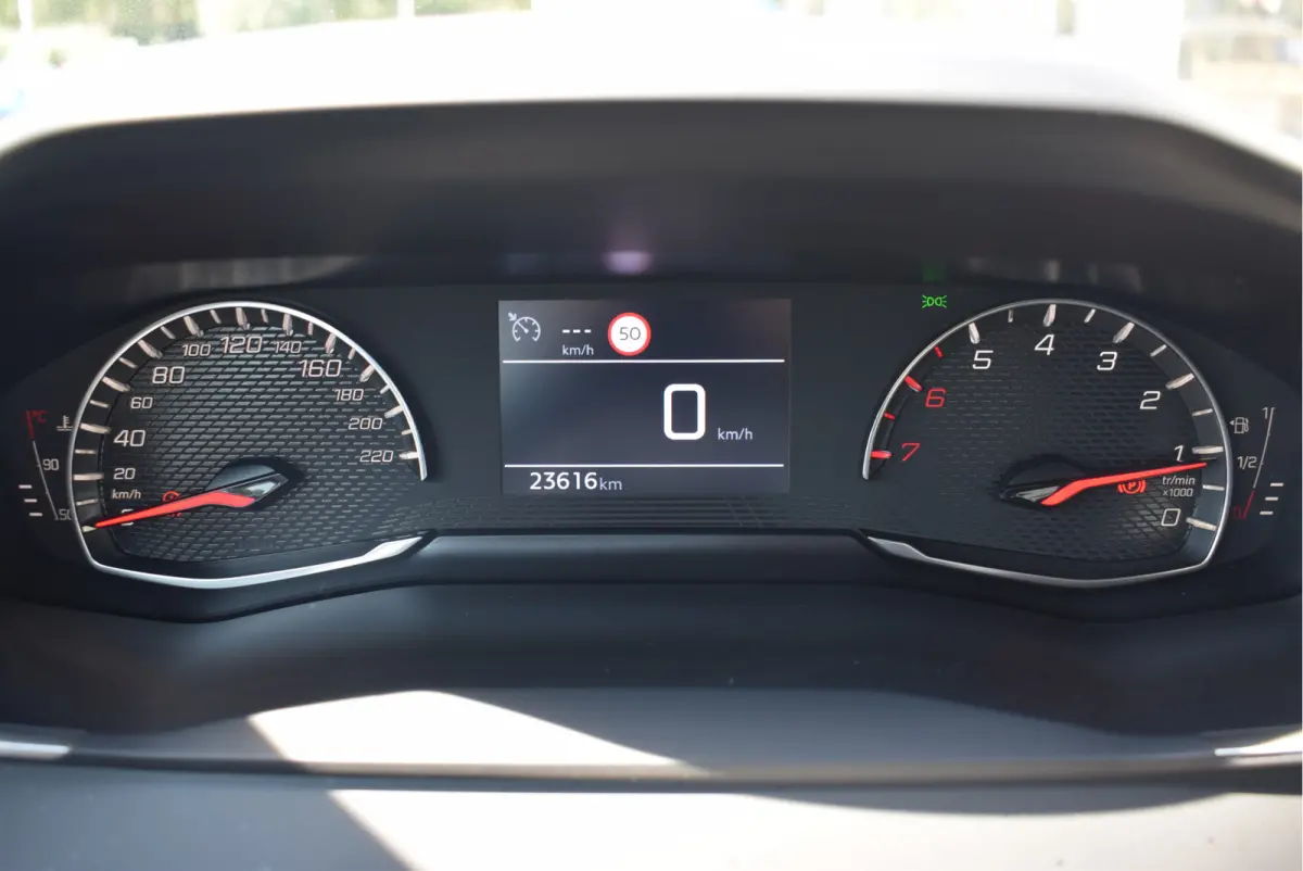 1.2 Active 100PK | NL-Auto | Camera | Apple Carplay/Android Auto