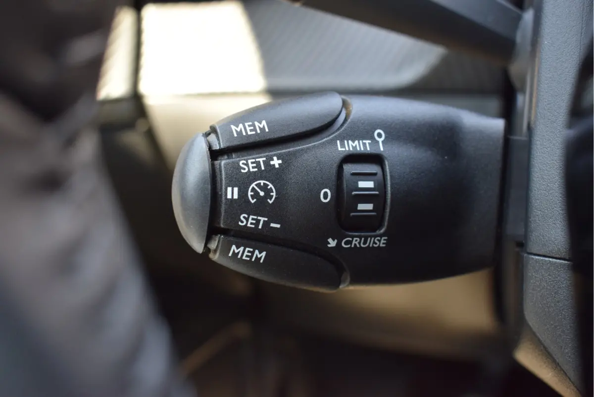1.2 Active 100PK | NL-Auto | Camera | Apple Carplay/Android Auto