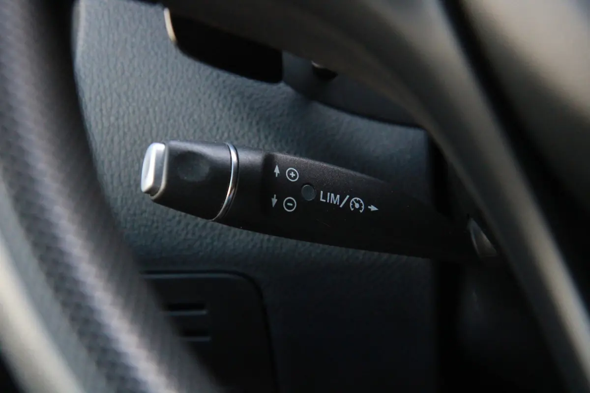 E-Vito Extra Lang 90 kWh / 92% SOH / WLTP 365KM / Carplay / Navi / Camera