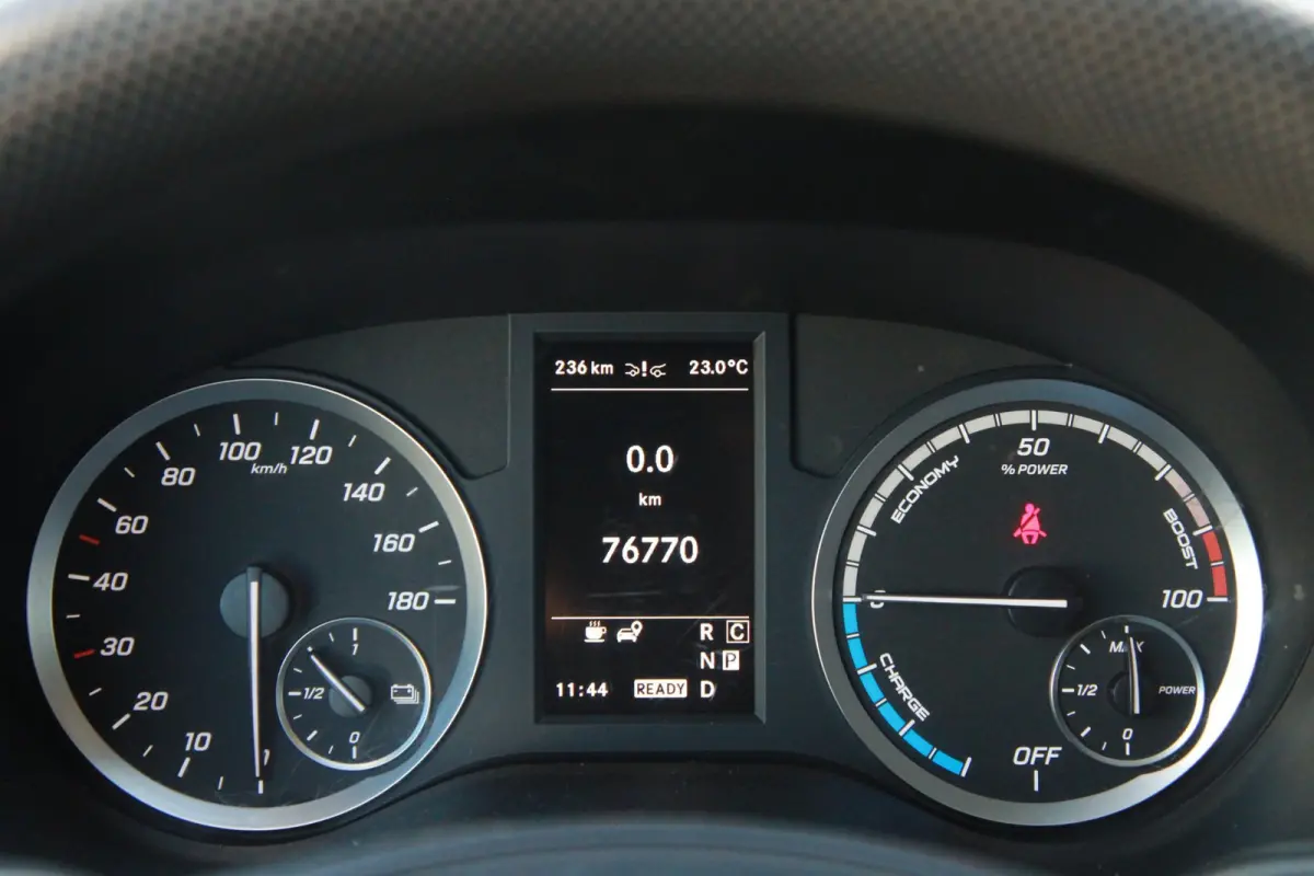 E-Vito Extra Lang 90 kWh / 92% SOH / WLTP 365KM / Carplay / Navi / Camera