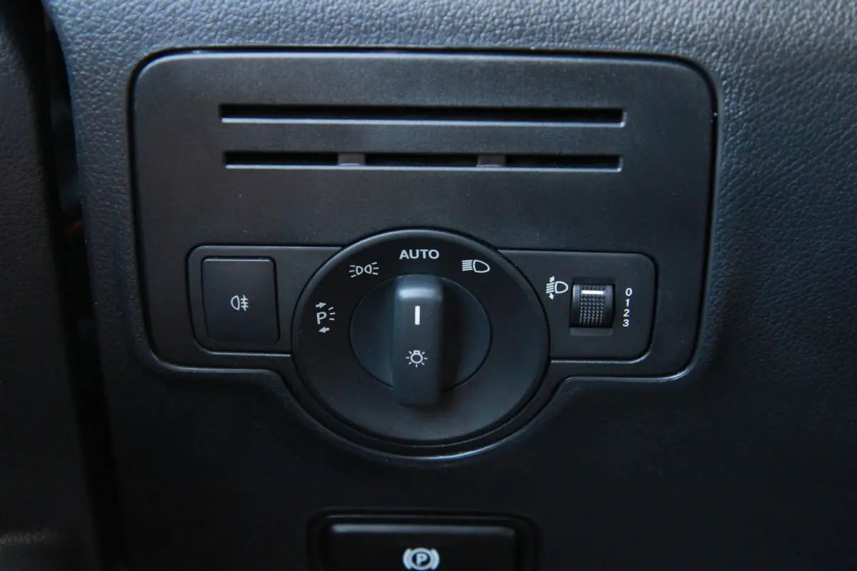 E-Vito Extra Lang 90 kWh / 92% SOH / WLTP 365KM / Carplay / Navi / Camera