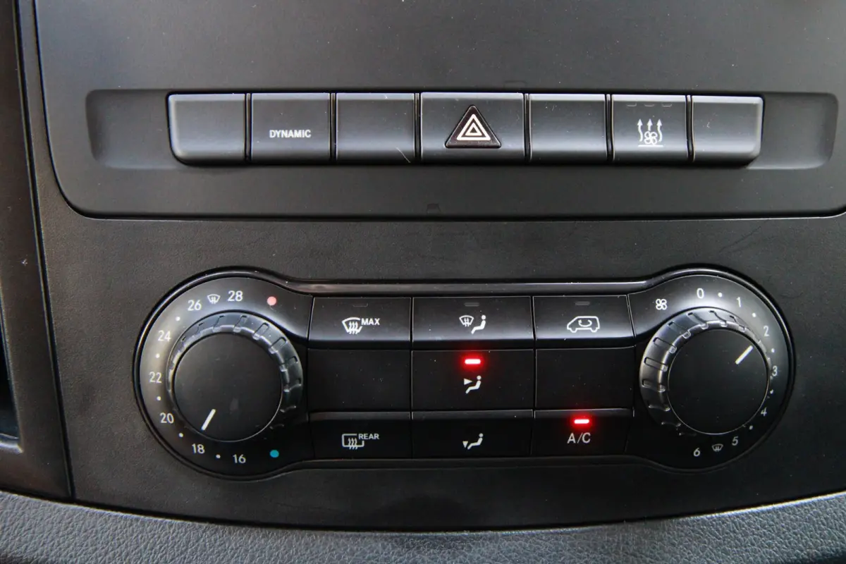 E-Vito Extra Lang 90 kWh / 92% SOH / WLTP 365KM / Carplay / Navi / Camera