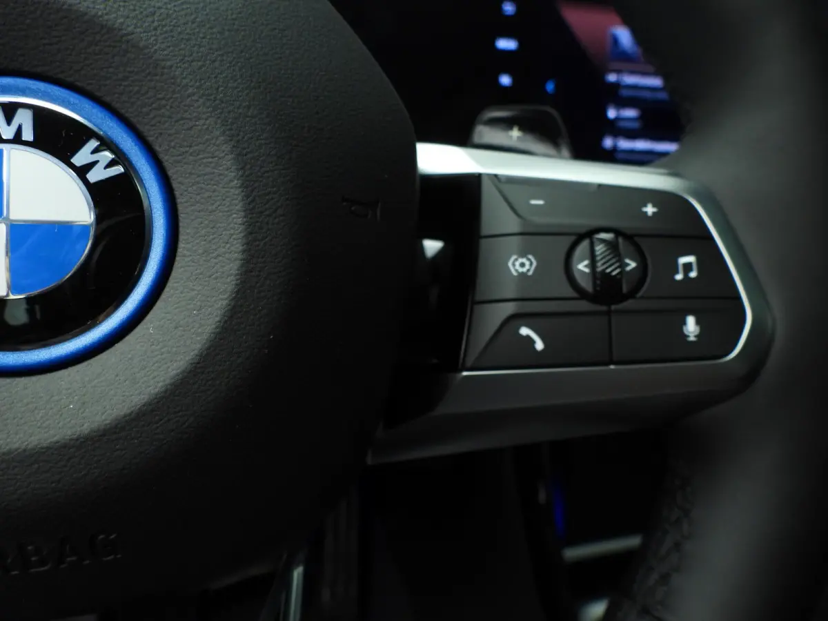 xDrive25e | M-Sportpakket | LED | HUD | Active cruise | Panoramadak | Trekhaak | Stoelverwarming | DAB | Harman-kardon sound | Alu 20 inch