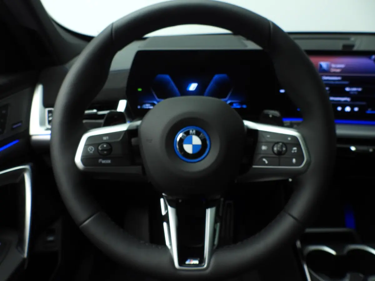 xDrive25e | M-Sportpakket | LED | HUD | Active cruise | Panoramadak | Trekhaak | Stoelverwarming | DAB | Harman-kardon sound | Alu 20 inch