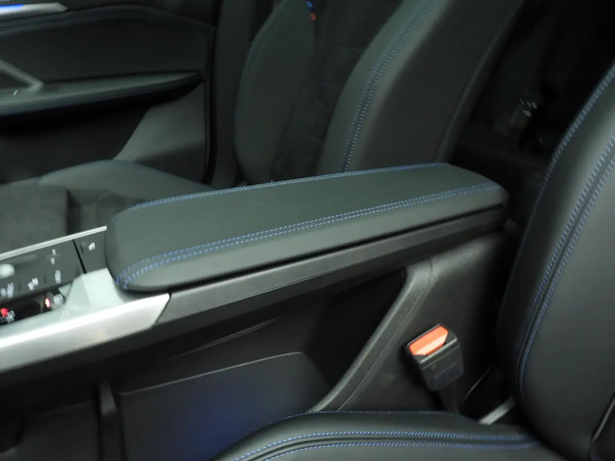 xDrive25e | M-Sportpakket | LED | HUD | Active cruise | Panoramadak | Trekhaak | Stoelverwarming | DAB | Harman-kardon sound | Alu 20 inch