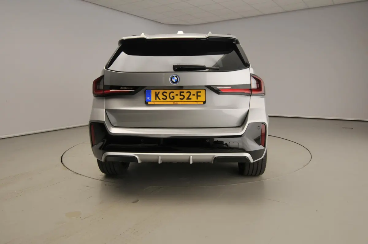 xDrive25e | M-Sportpakket | LED | HUD | Active cruise | Panoramadak | Trekhaak | Stoelverwarming | DAB | Harman-kardon sound | Alu 20 inch