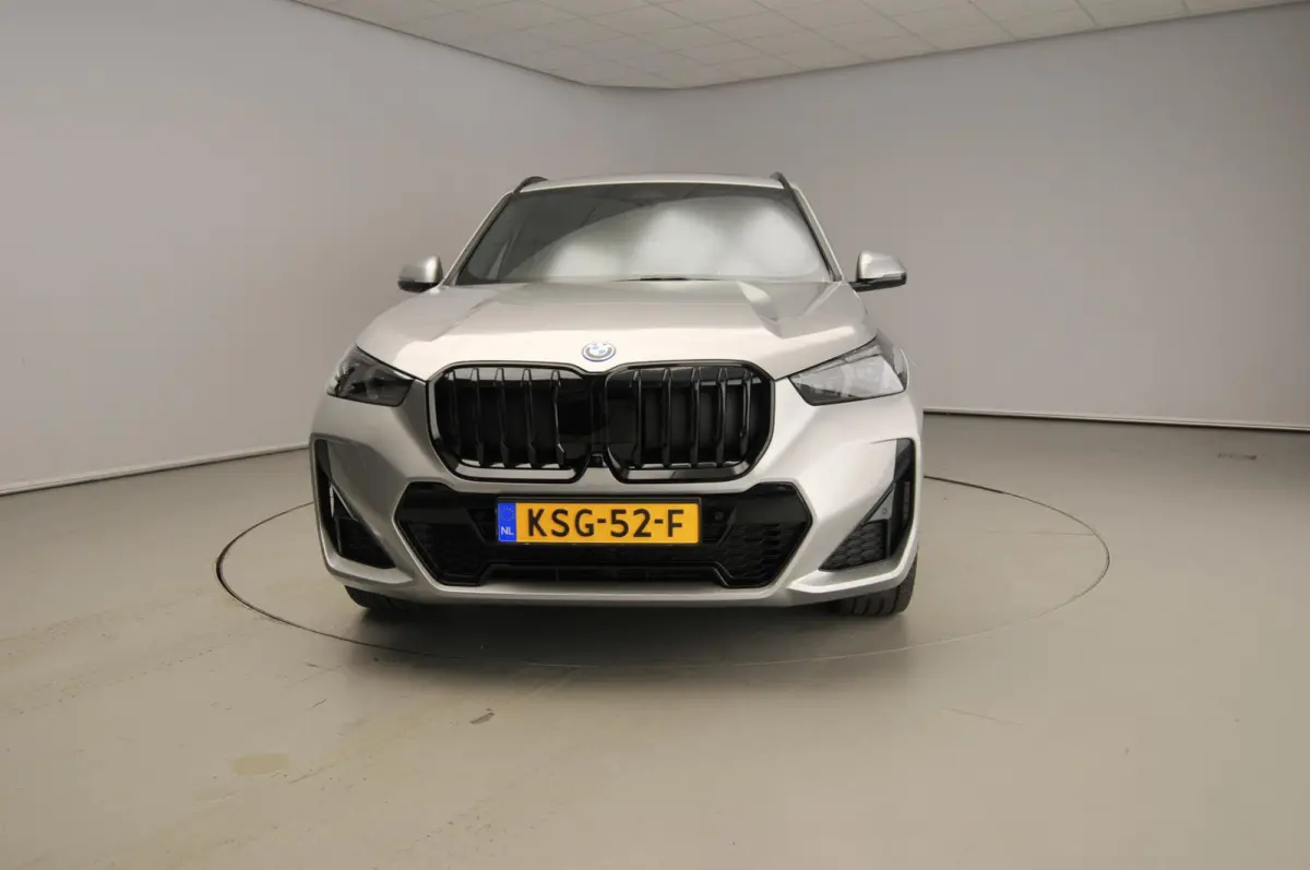 xDrive25e | M-Sportpakket | LED | HUD | Active cruise | Panoramadak | Trekhaak | Stoelverwarming | DAB | Harman-kardon sound | Alu 20 inch