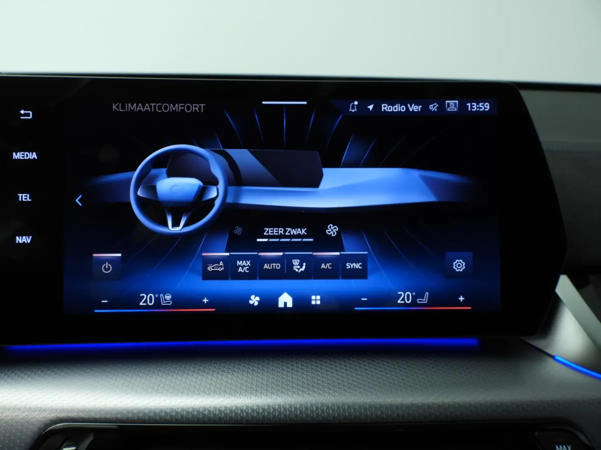 xDrive25e | M-Sportpakket | LED | HUD | Active cruise | Panoramadak | Trekhaak | Stoelverwarming | DAB | Harman-kardon sound | Alu 20 inch