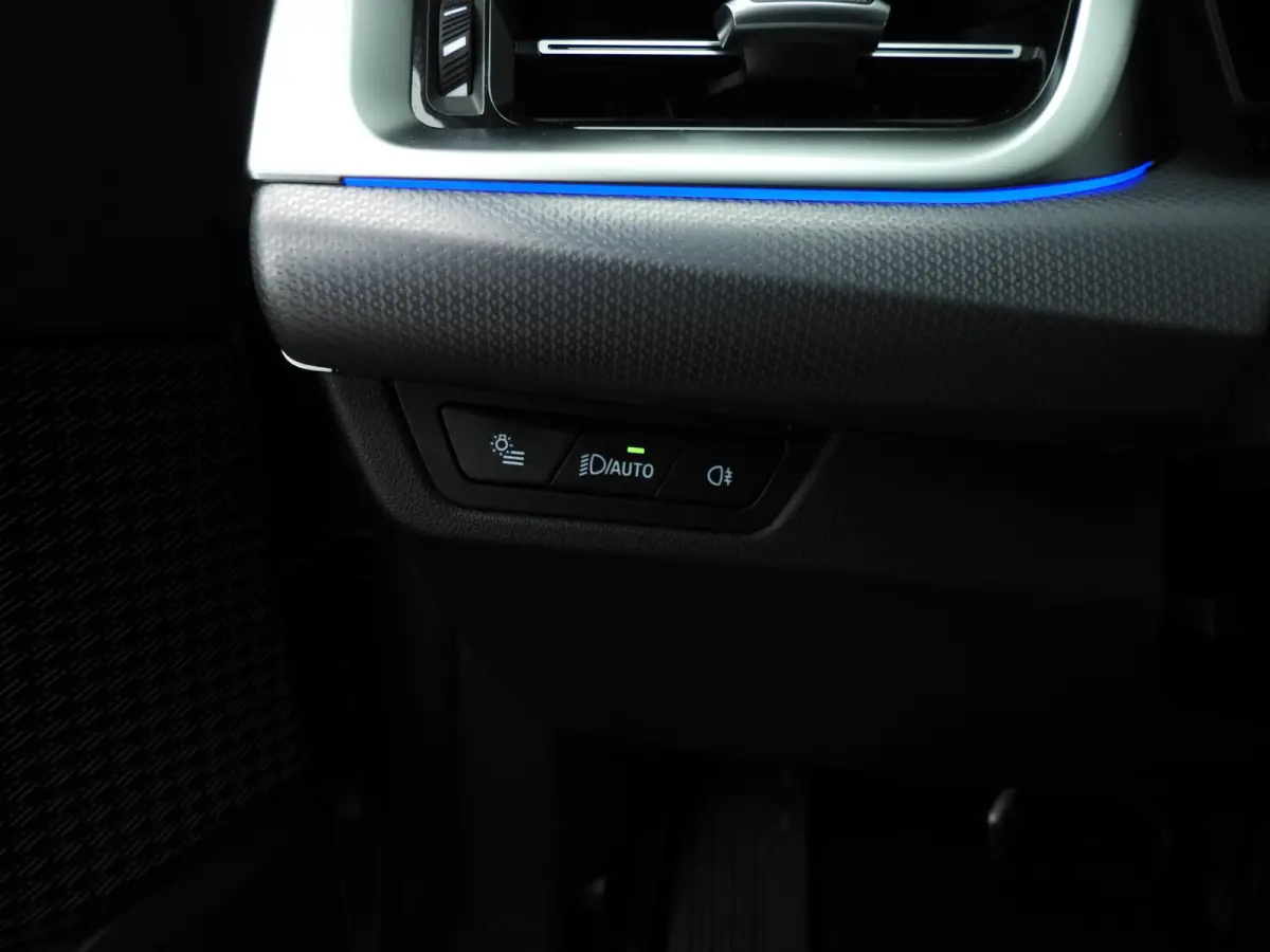 xDrive25e | M-Sportpakket | LED | HUD | Active cruise | Panoramadak | Trekhaak | Stoelverwarming | DAB | Harman-kardon sound | Alu 20 inch