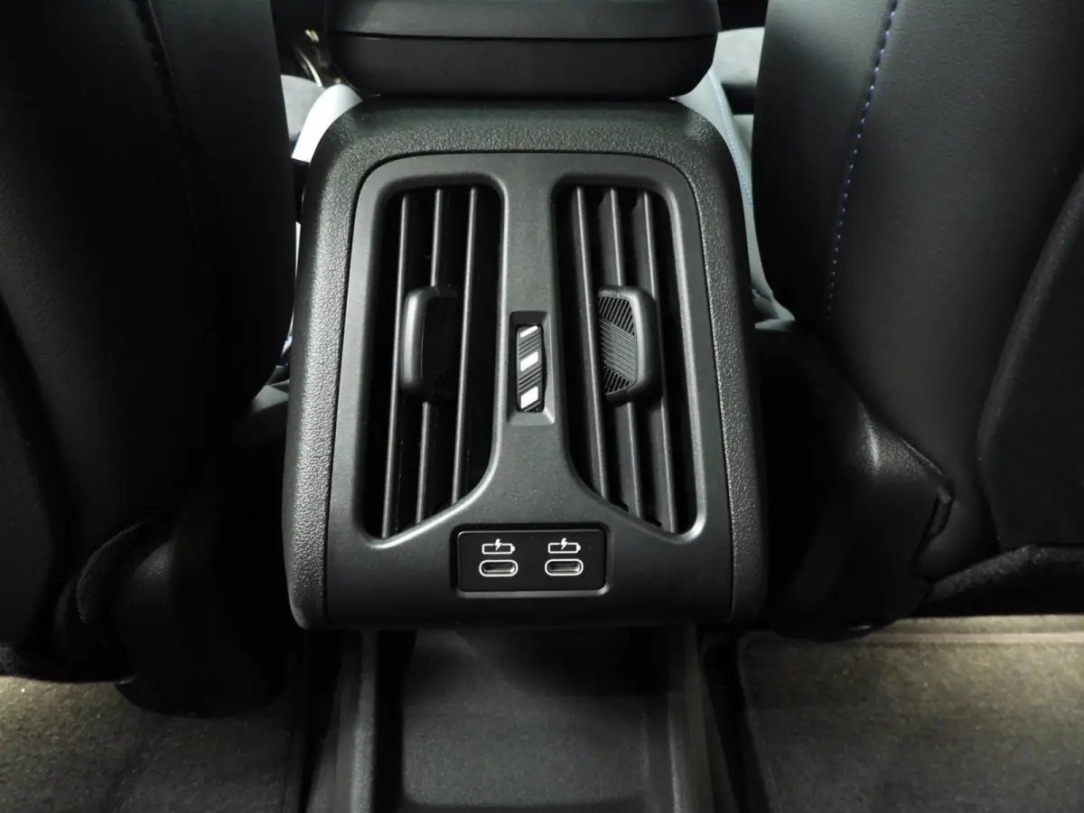 xDrive25e | M-Sportpakket | LED | HUD | Active cruise | Panoramadak | Trekhaak | Stoelverwarming | DAB | Harman-kardon sound | Alu 20 inch