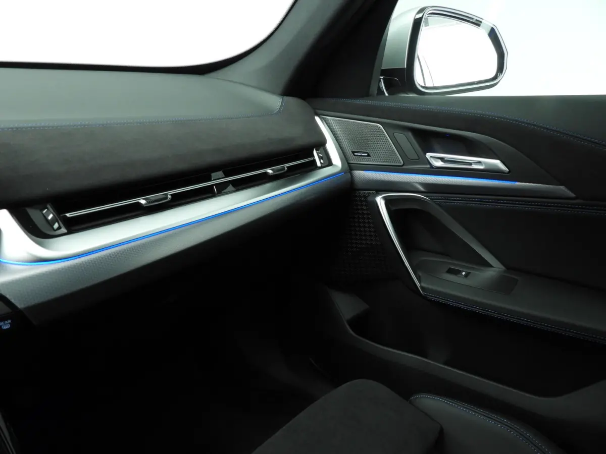xDrive25e | M-Sportpakket | LED | HUD | Active cruise | Panoramadak | Trekhaak | Stoelverwarming | DAB | Harman-kardon sound | Alu 20 inch