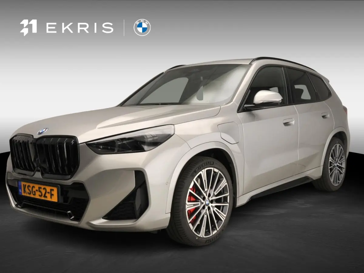xDrive25e | M-Sportpakket | LED | HUD | Active cruise | Panoramadak | Trekhaak | Stoelverwarming | DAB | Harman-kardon sound | Alu 20 inch