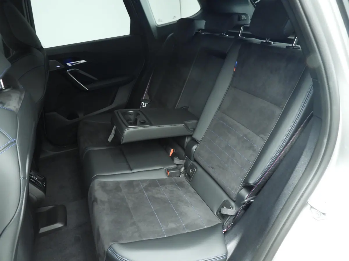 xDrive25e | M-Sportpakket | LED | HUD | Active cruise | Panoramadak | Trekhaak | Stoelverwarming | DAB | Harman-kardon sound | Alu 20 inch