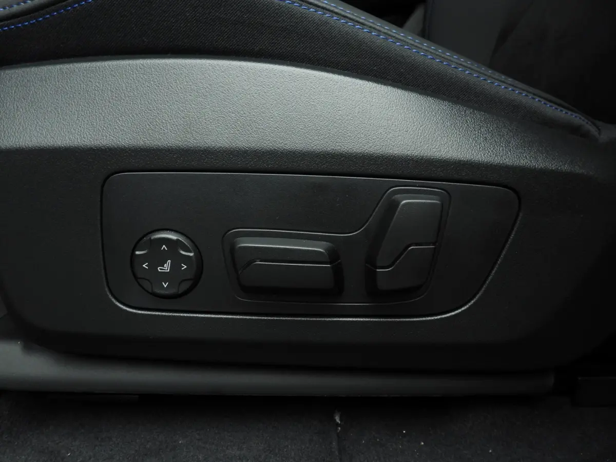 xDrive25e | M-Sportpakket | LED | HUD | Active cruise | Panoramadak | Trekhaak | Stoelverwarming | DAB | Harman-kardon sound | Alu 20 inch