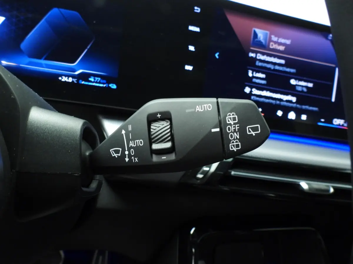 xDrive25e | M-Sportpakket | LED | HUD | Active cruise | Panoramadak | Trekhaak | Stoelverwarming | DAB | Harman-kardon sound | Alu 20 inch
