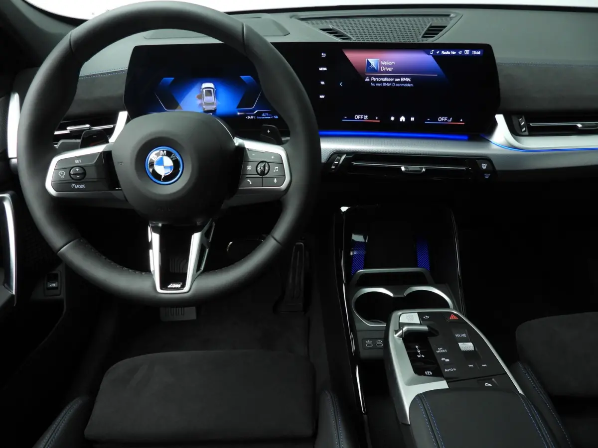 xDrive25e | M-Sportpakket | LED | HUD | Active cruise | Panoramadak | Trekhaak | Stoelverwarming | DAB | Harman-kardon sound | Alu 20 inch