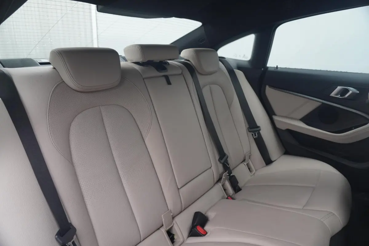 218i | M Sportpakket | Comfort Pack | Hi-Fi | Stuur & Stoelverwarming | Cruise Control