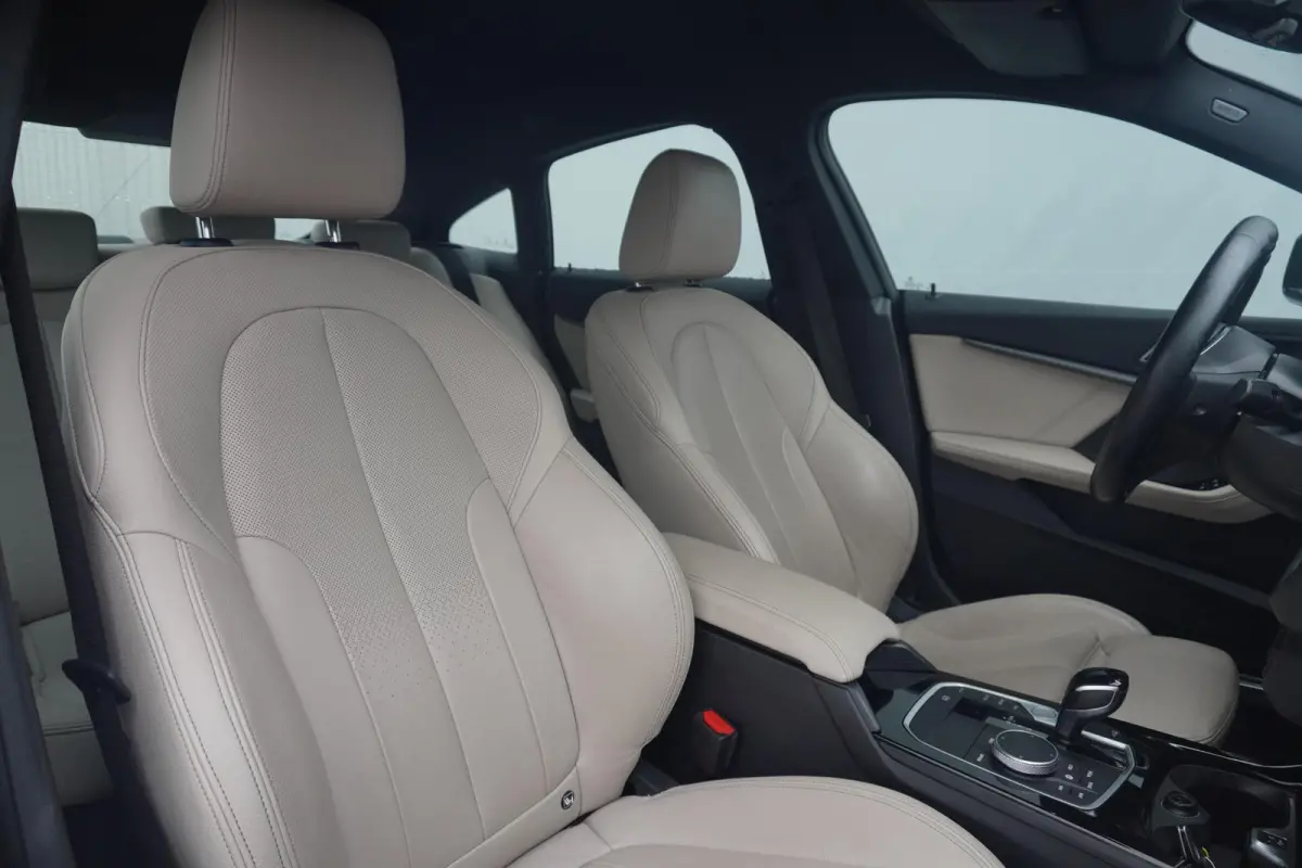 218i | M Sportpakket | Comfort Pack | Hi-Fi | Stuur & Stoelverwarming | Cruise Control