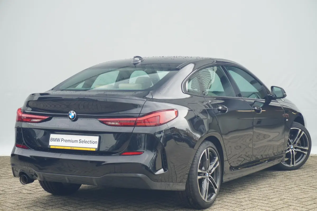 218i | M Sportpakket | Comfort Pack | Hi-Fi | Stuur & Stoelverwarming | Cruise Control