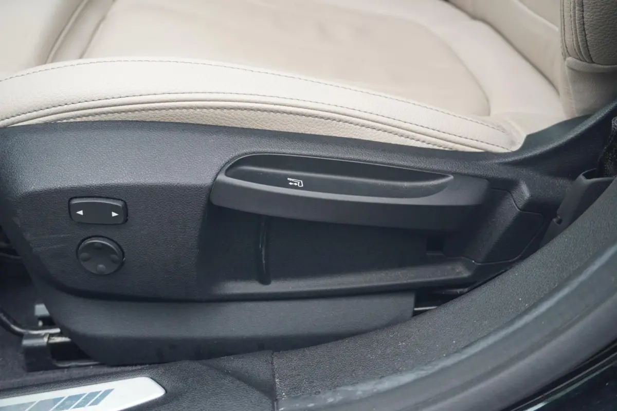 218i | M Sportpakket | Comfort Pack | Hi-Fi | Stuur & Stoelverwarming | Cruise Control