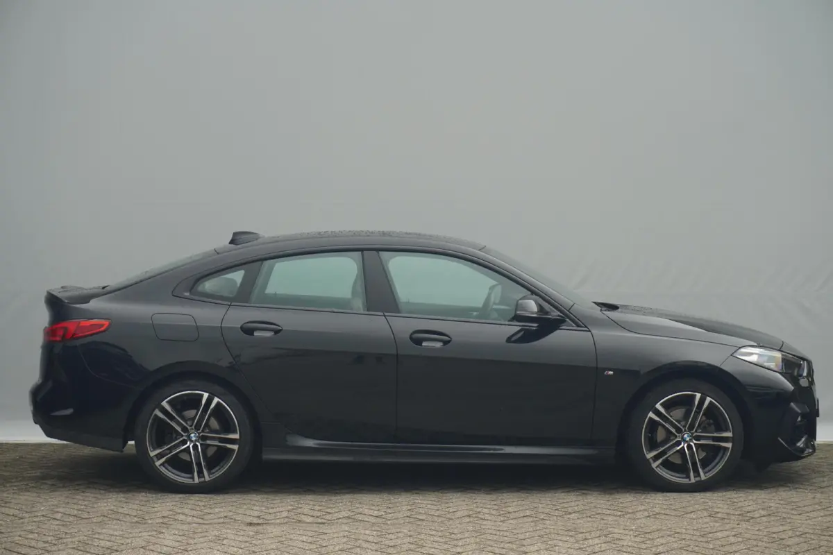 218i | M Sportpakket | Comfort Pack | Hi-Fi | Stuur & Stoelverwarming | Cruise Control