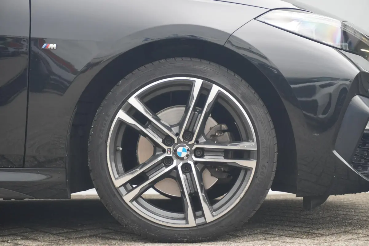 218i | M Sportpakket | Comfort Pack | Hi-Fi | Stuur & Stoelverwarming | Cruise Control