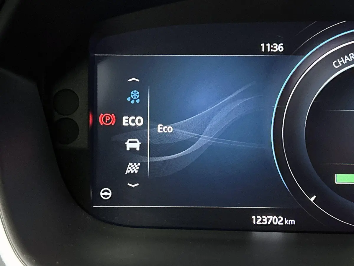 EV400 S 90 kWh | LEER | 360 CAMERA | MERIDIAN AUDIO | NAVIGATIE | ELEKTRISCHE BESTUURDERSSTOEL MET GEHEUGEN
