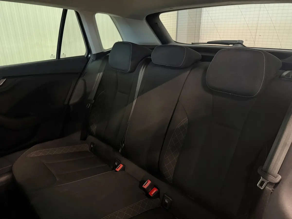 1.0 TSI Sport Business | ACC | CARPLAY | TREKHAAK | AUTOMAAT