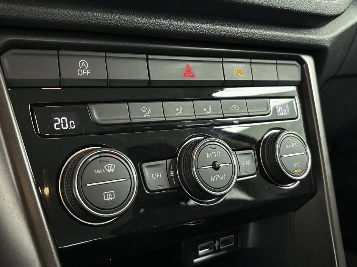 1.0 TSI Style Origineel Nederlands | Trekhaak | Apple Carplay | Android Auto | Parkeersensoren Voor en Achter