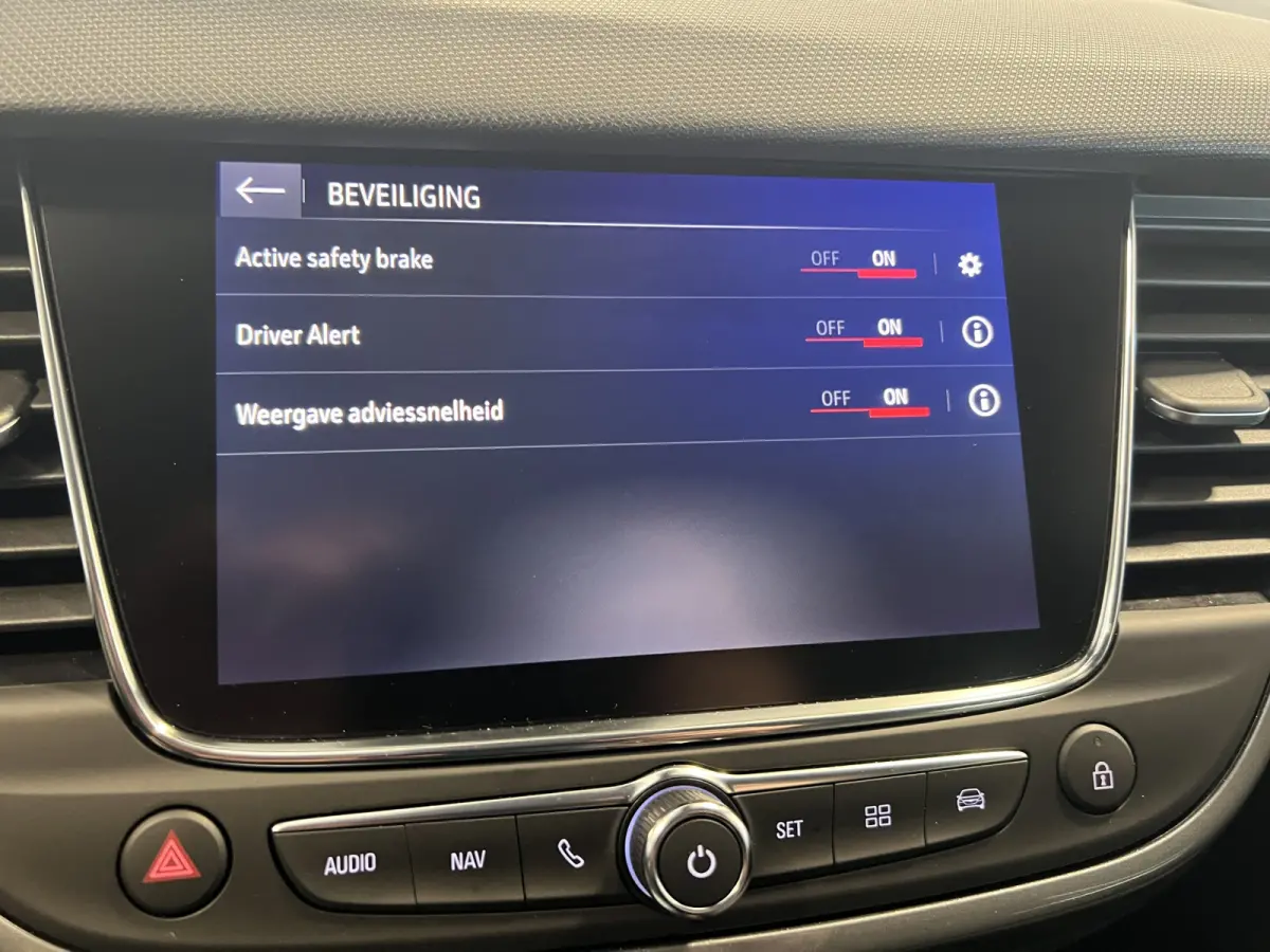 1.2 Turbo Elegance | Navigatie/Android/Apple Carplay | LMV16" | Cruise Control | PDC Voor en Achter | Airco | DAB |