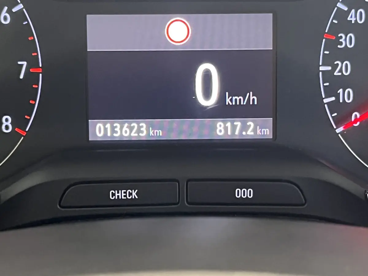 1.2 Turbo Elegance | Navigatie/Android/Apple Carplay | LMV16" | Cruise Control | PDC Voor en Achter | Airco | DAB |