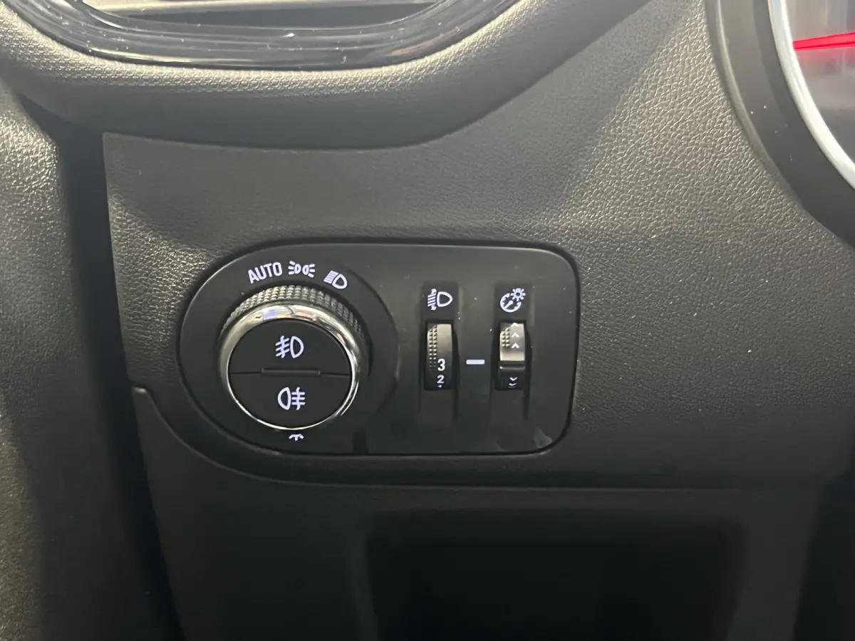 1.2 Turbo Elegance | Navigatie/Android/Apple Carplay | LMV16" | Cruise Control | PDC Voor en Achter | Airco | DAB |