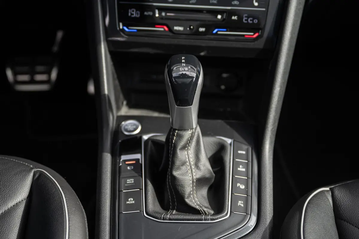 1.4 TSI eHybrid R-Line PANO TREKHAAK ACC STUURVERWARMING