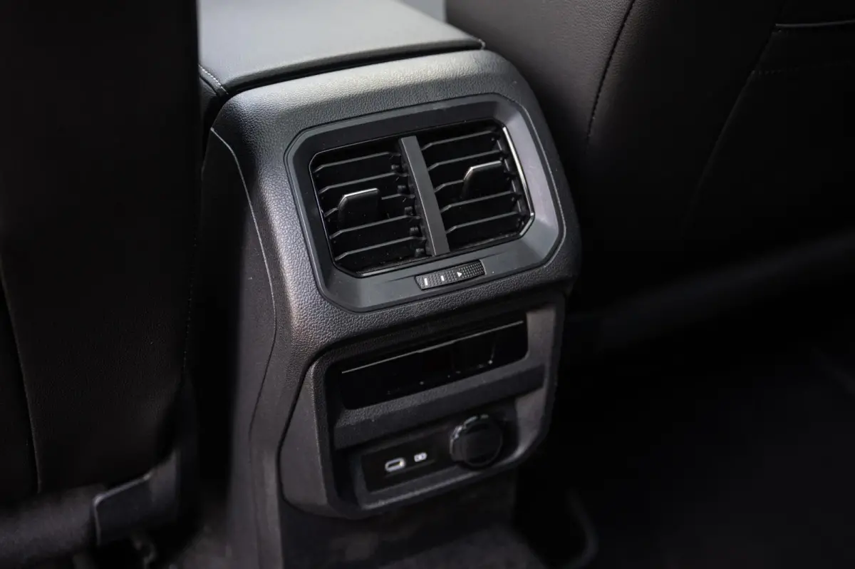 1.4 TSI eHybrid R-Line PANO TREKHAAK ACC STUURVERWARMING