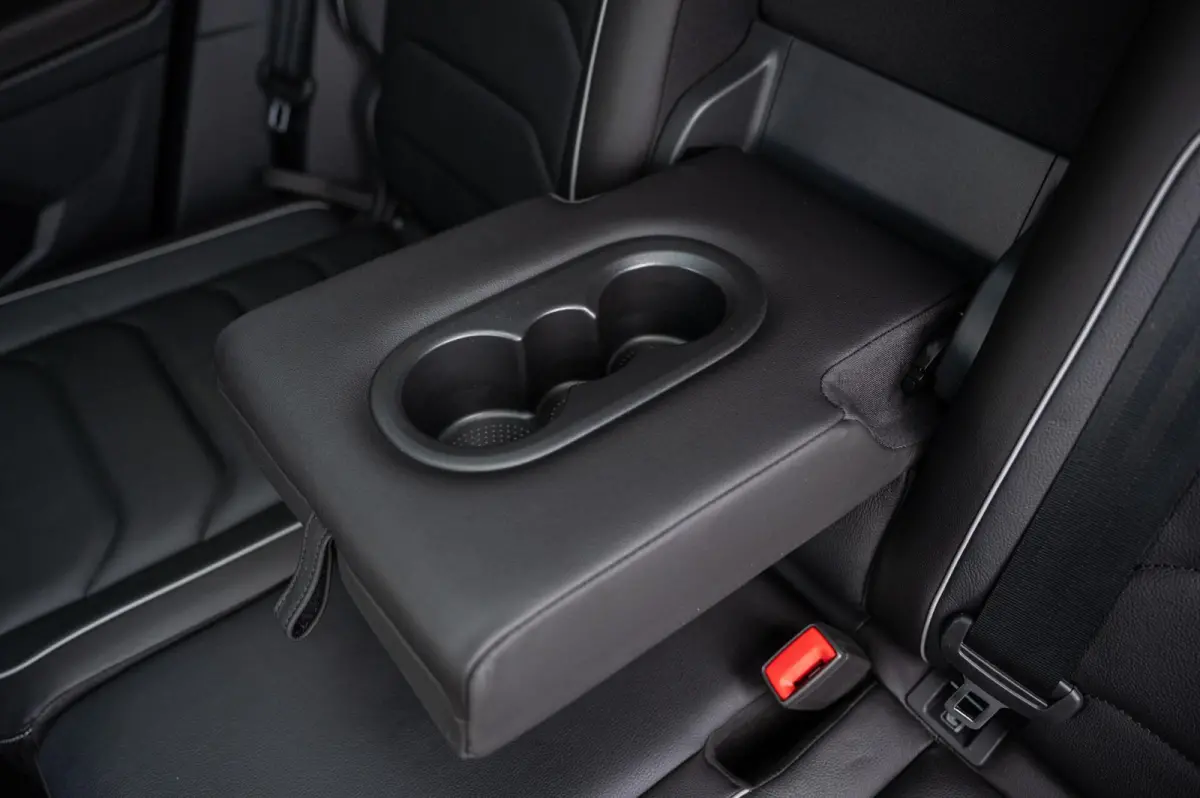 1.4 TSI eHybrid R-Line PANO TREKHAAK ACC STUURVERWARMING