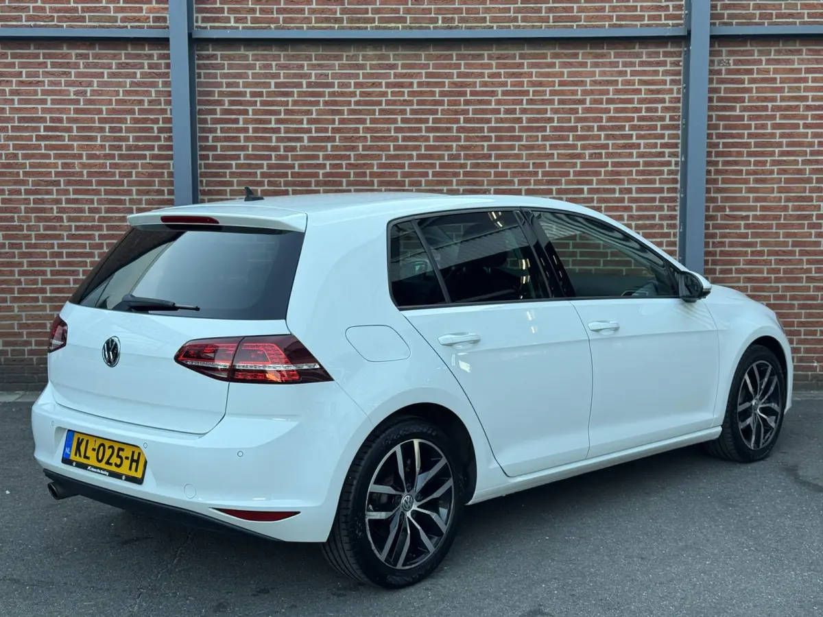 1.2 TSI Highline | Panoramadak | Xenon | Stoelverwarming | Navi/Carplay/Android | Keyles | 1e eigenaar |