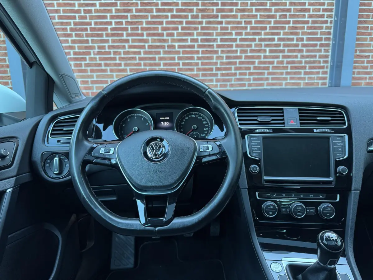 1.2 TSI Highline | Panoramadak | Xenon | Stoelverwarming | Navi/Carplay/Android | Keyles | 1e eigenaar |