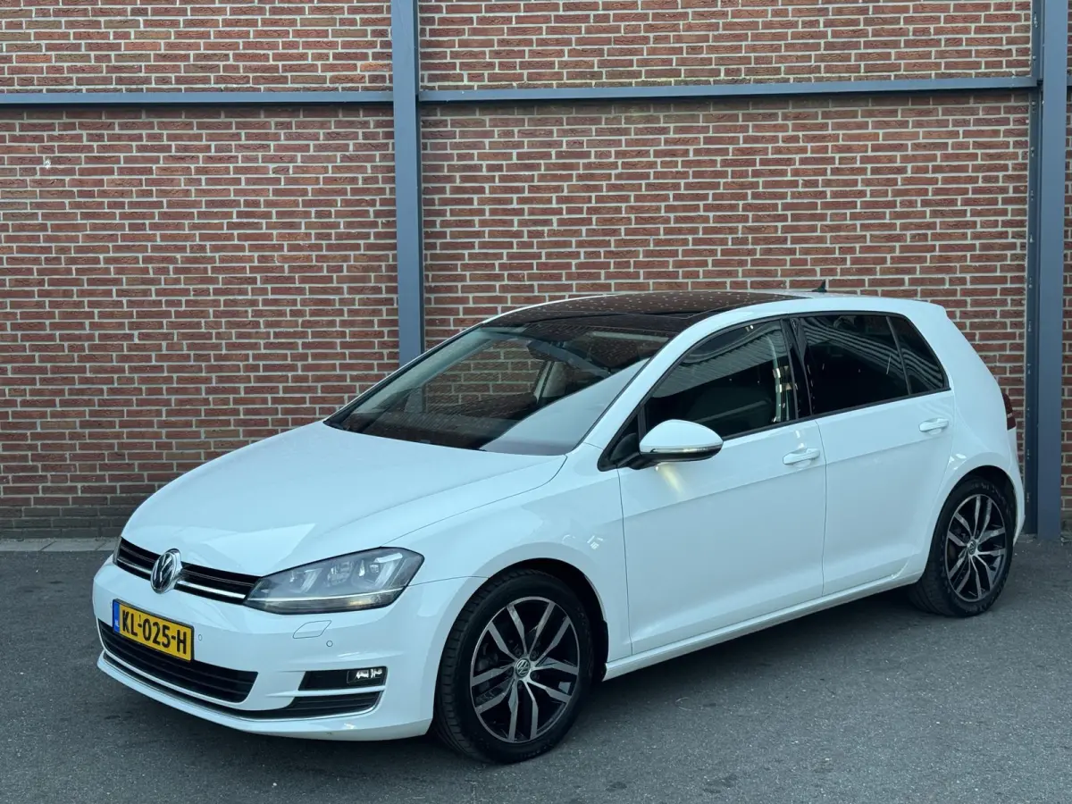 1.2 TSI Highline | Panoramadak | Xenon | Stoelverwarming | Navi/Carplay/Android | Keyles | 1e eigenaar |